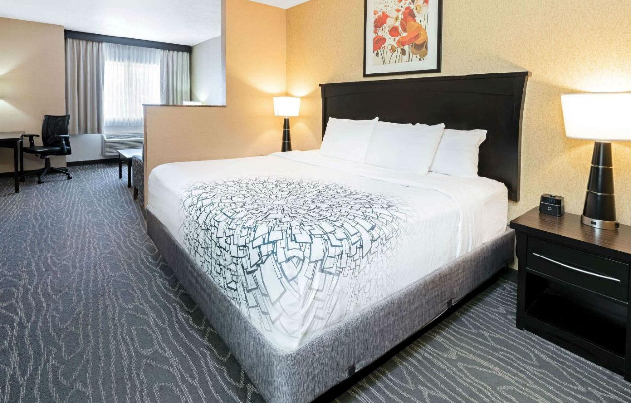 La Quinta By Wyndham Logan Hotel Eksteriør billede
