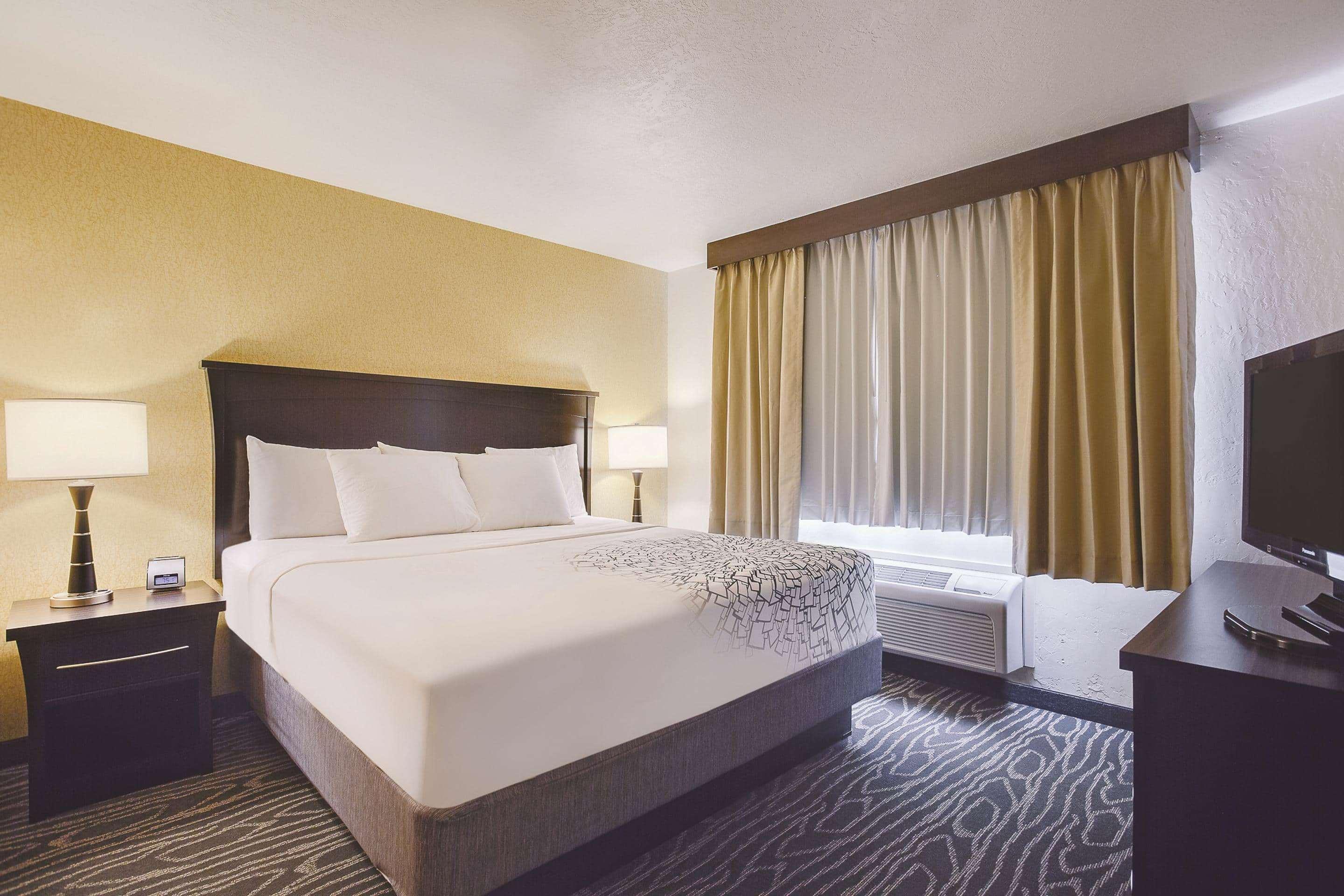 La Quinta By Wyndham Logan Hotel Eksteriør billede