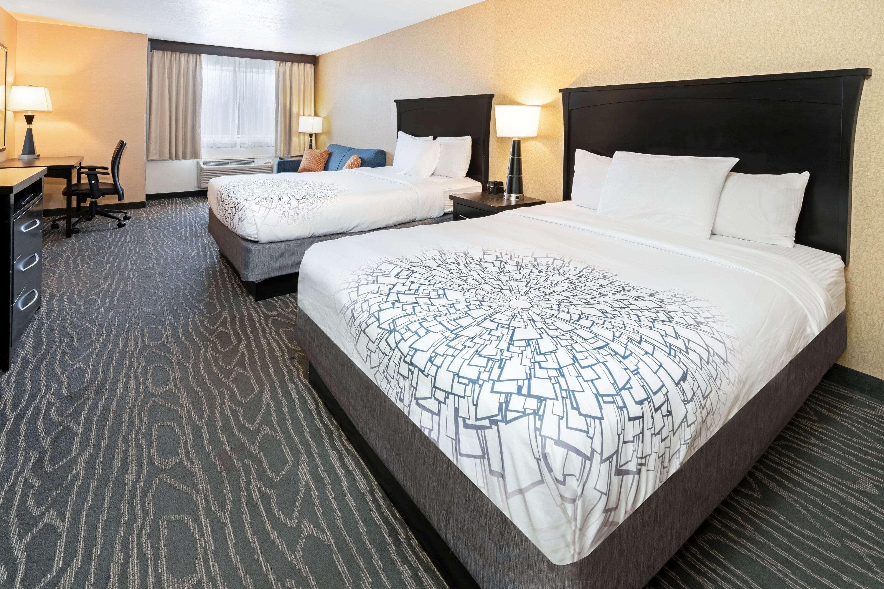 La Quinta By Wyndham Logan Hotel Eksteriør billede