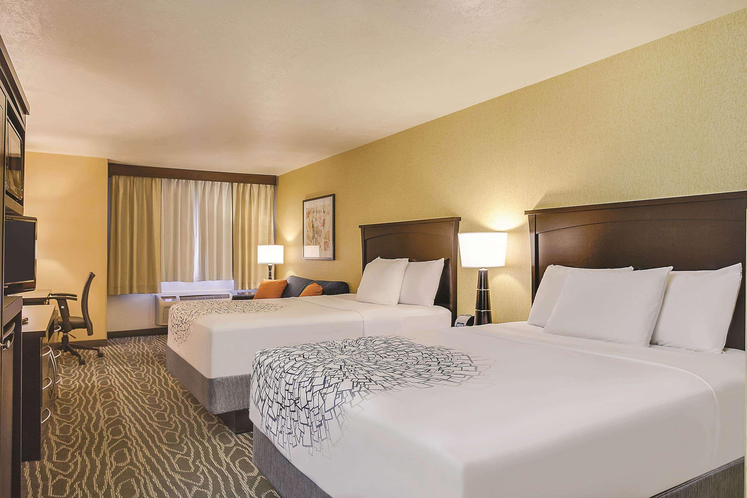 La Quinta By Wyndham Logan Hotel Eksteriør billede