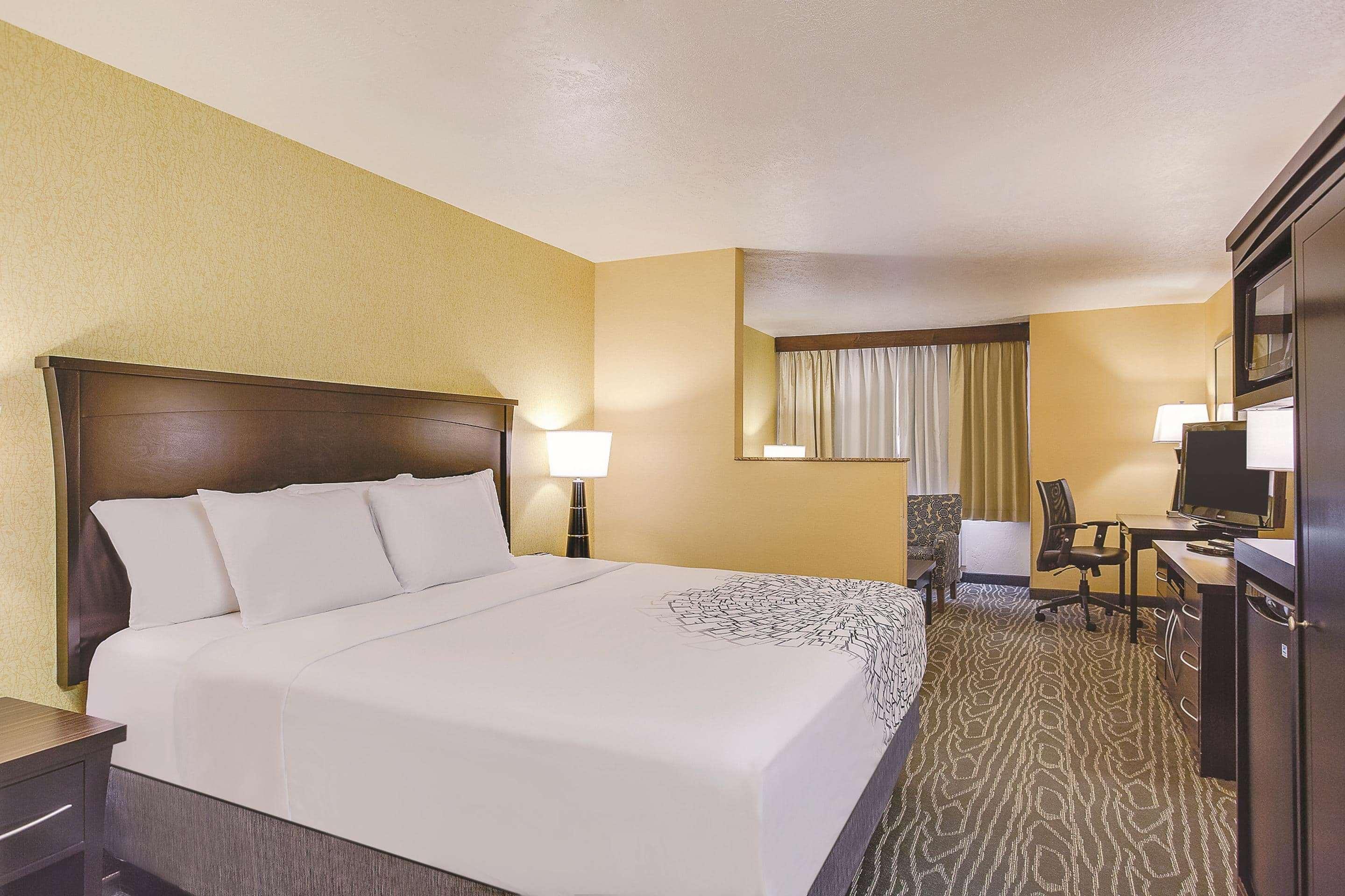 La Quinta By Wyndham Logan Hotel Eksteriør billede