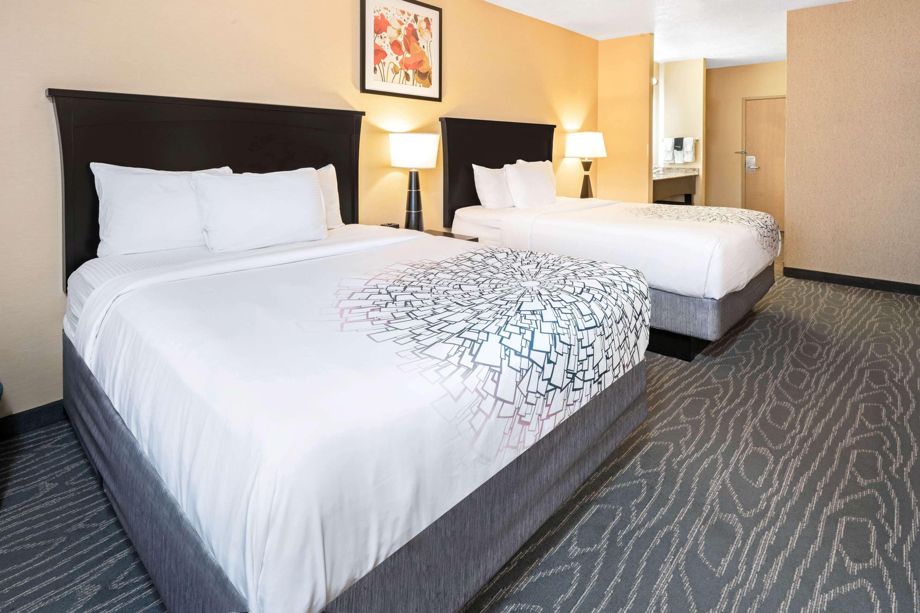 La Quinta By Wyndham Logan Hotel Eksteriør billede