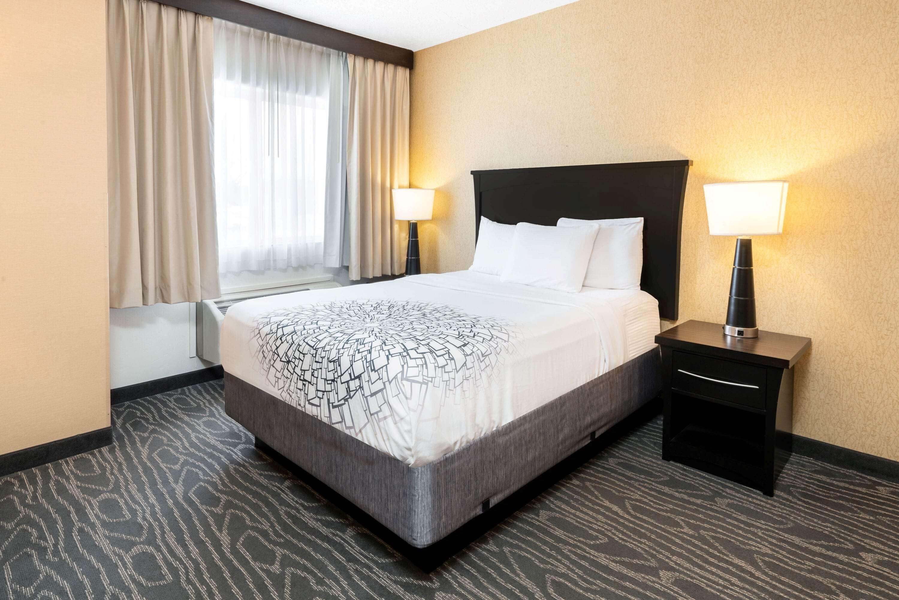 La Quinta By Wyndham Logan Hotel Eksteriør billede
