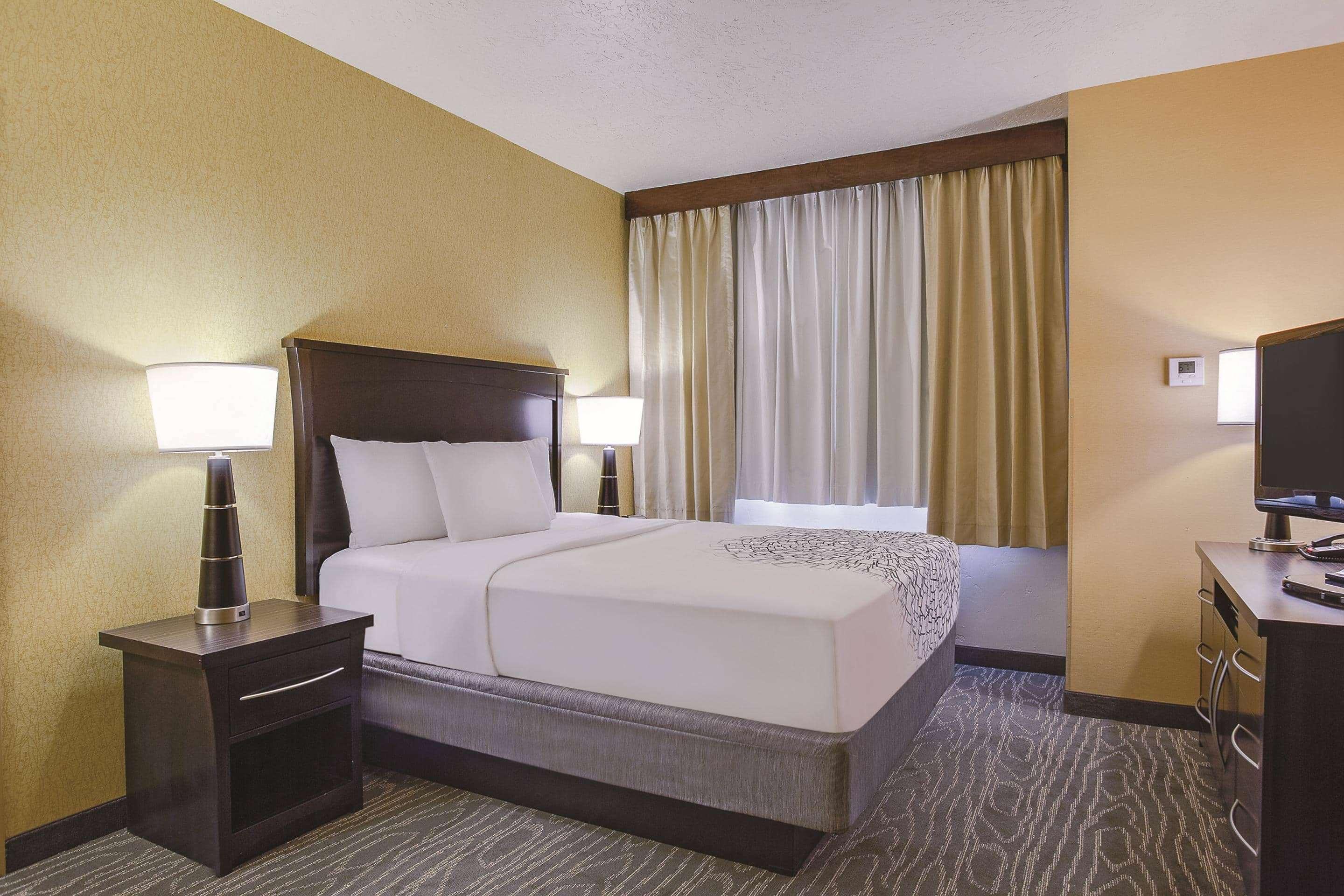 La Quinta By Wyndham Logan Hotel Eksteriør billede