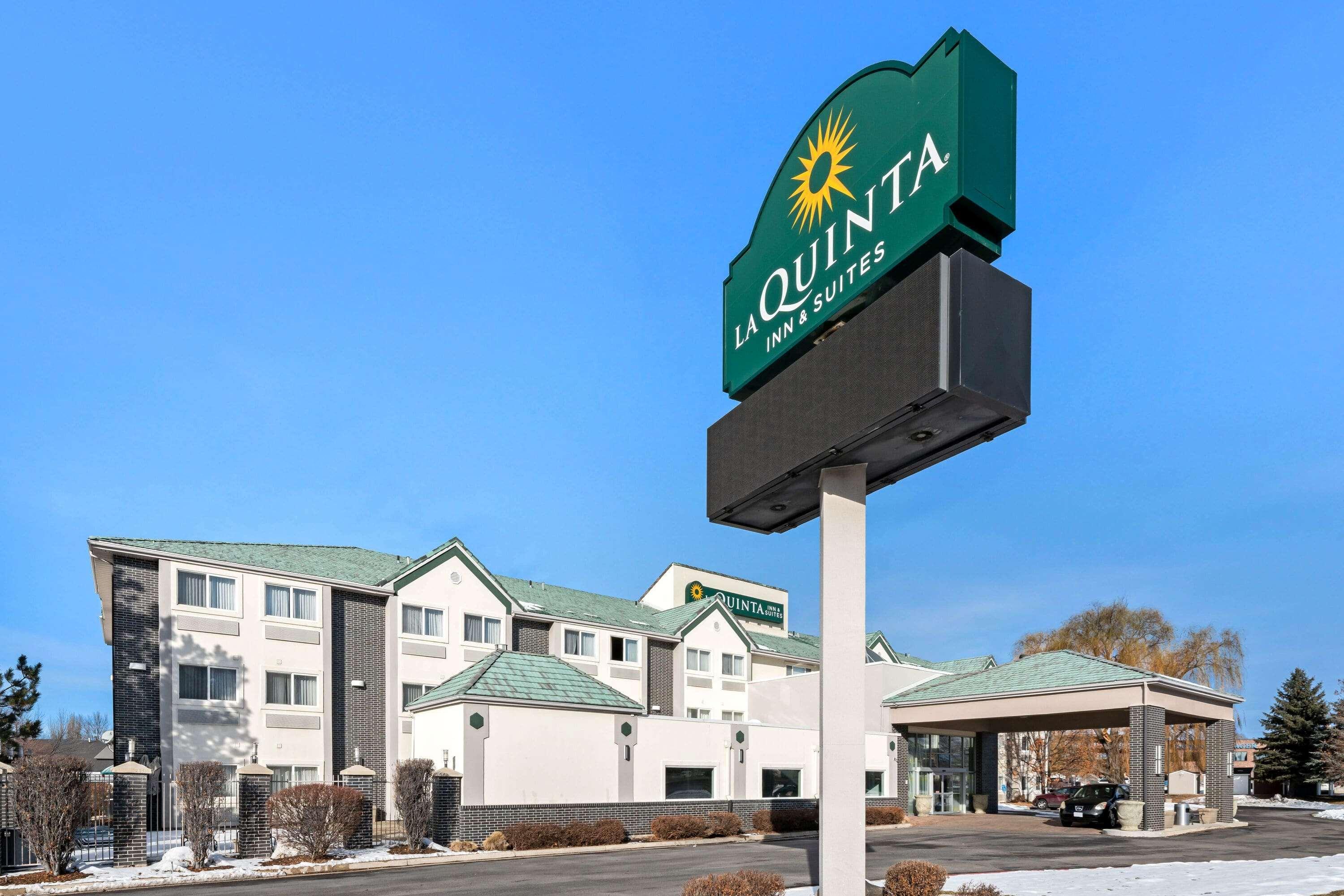 La Quinta By Wyndham Logan Hotel Eksteriør billede